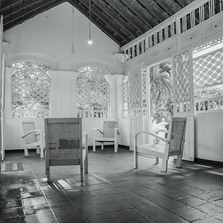 Colonial Bungalow Тангале Екстериор снимка