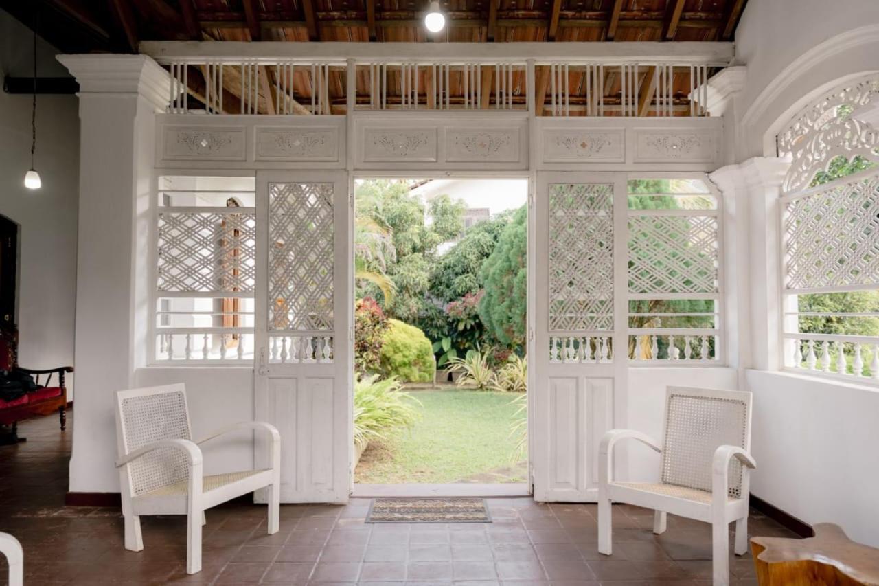 Colonial Bungalow Тангале Екстериор снимка