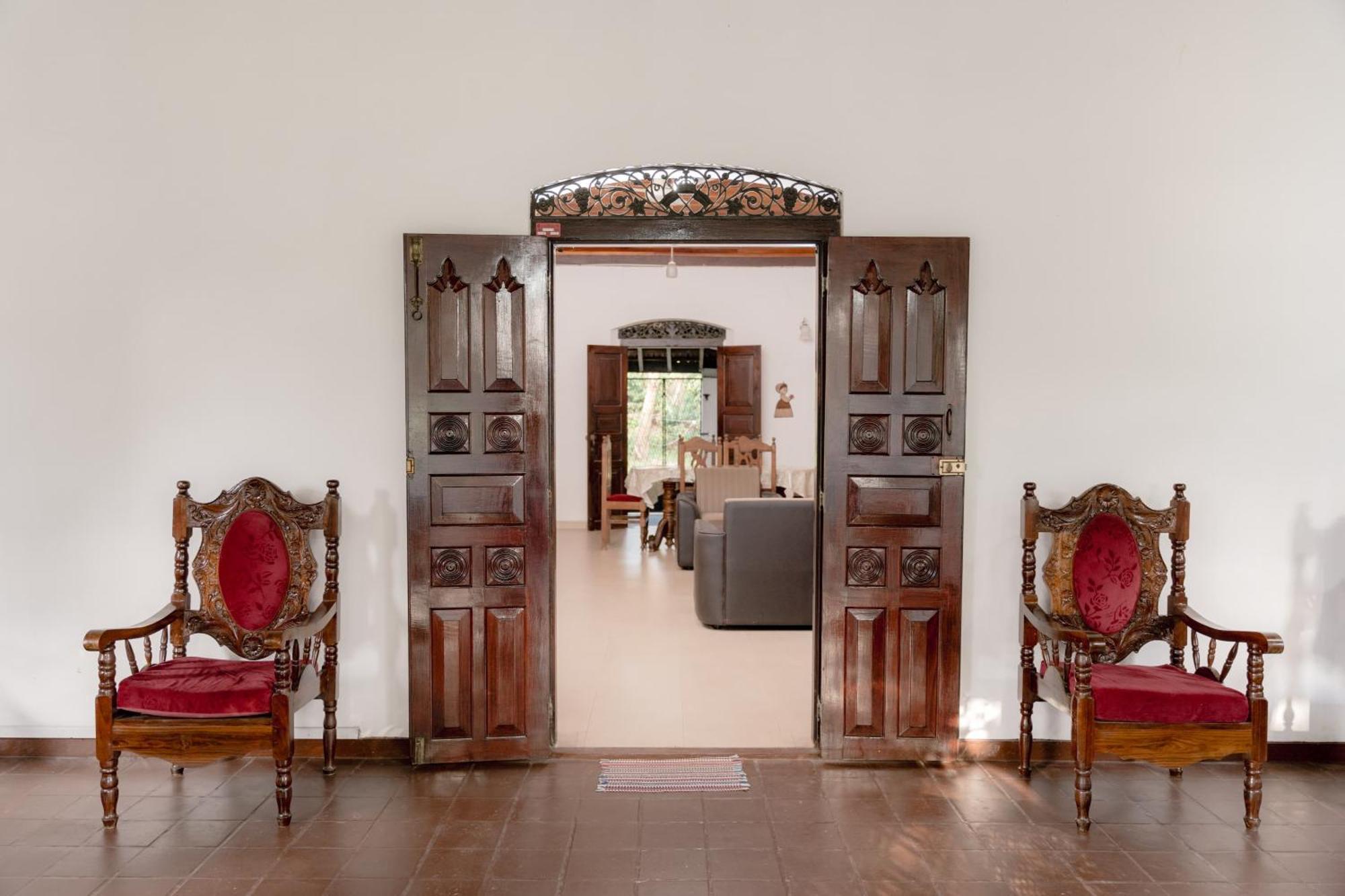 Colonial Bungalow Тангале Екстериор снимка
