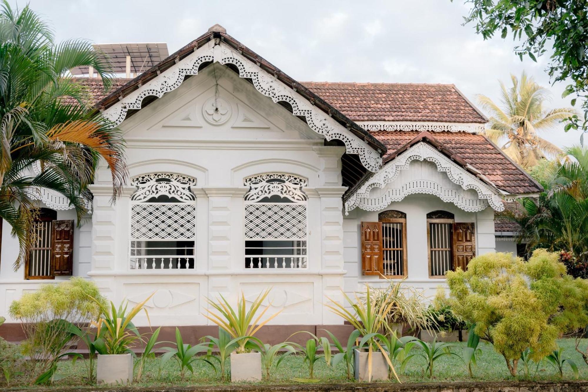 Colonial Bungalow Тангале Екстериор снимка