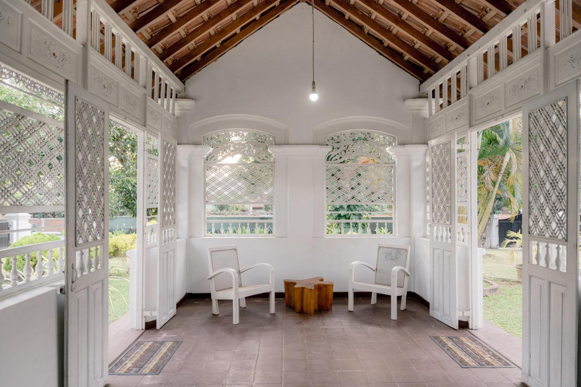 Colonial Bungalow Тангале Екстериор снимка