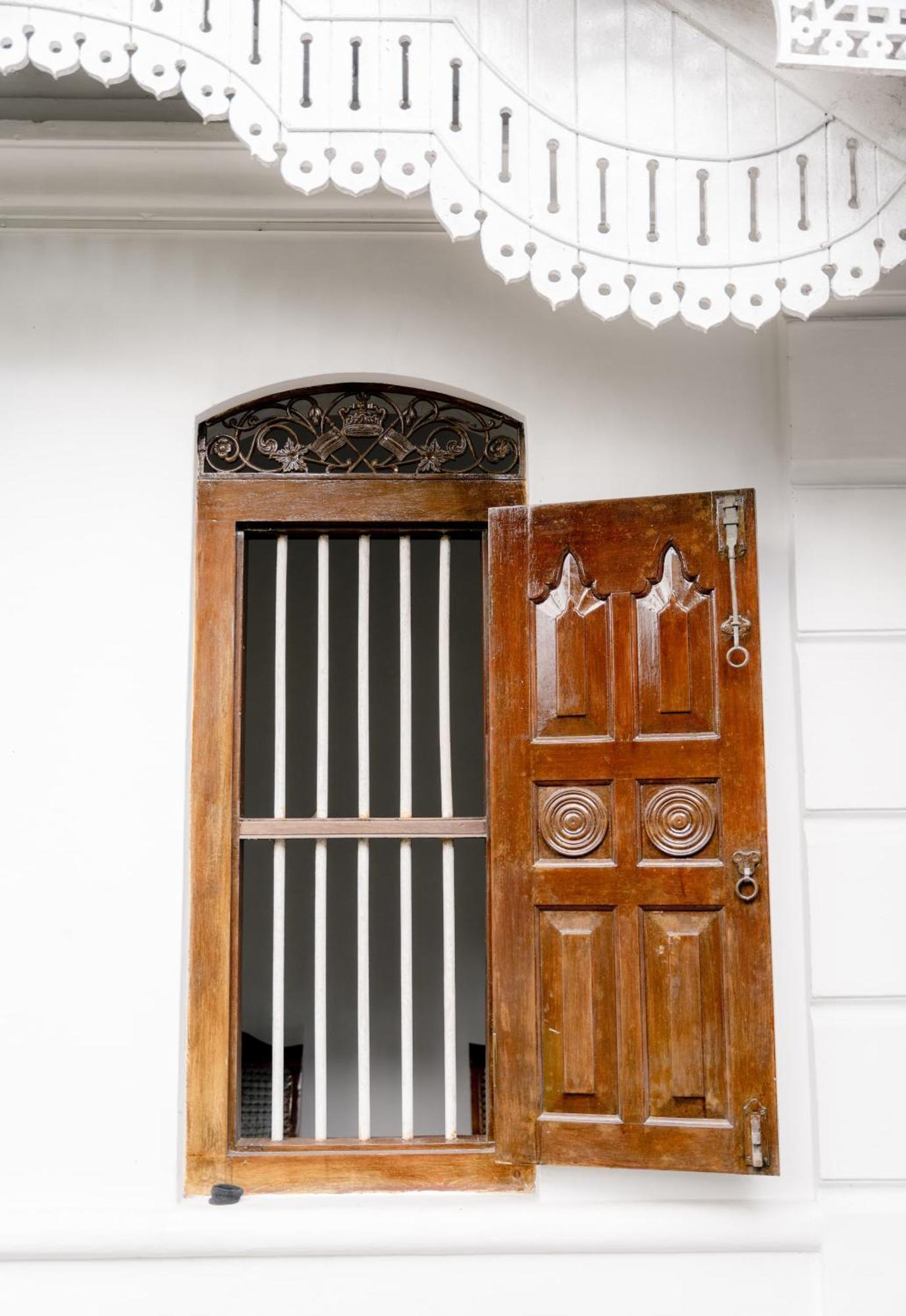 Colonial Bungalow Тангале Екстериор снимка